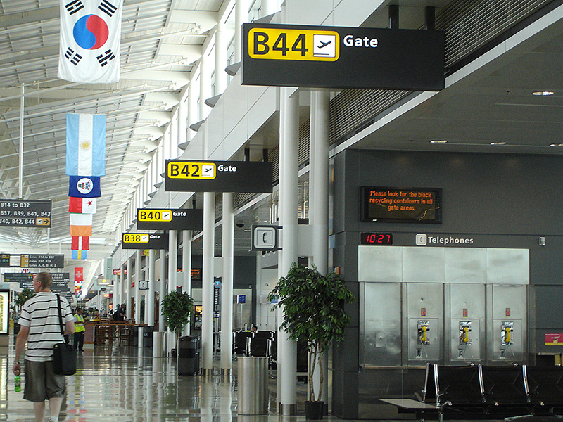 Dulles airport sign